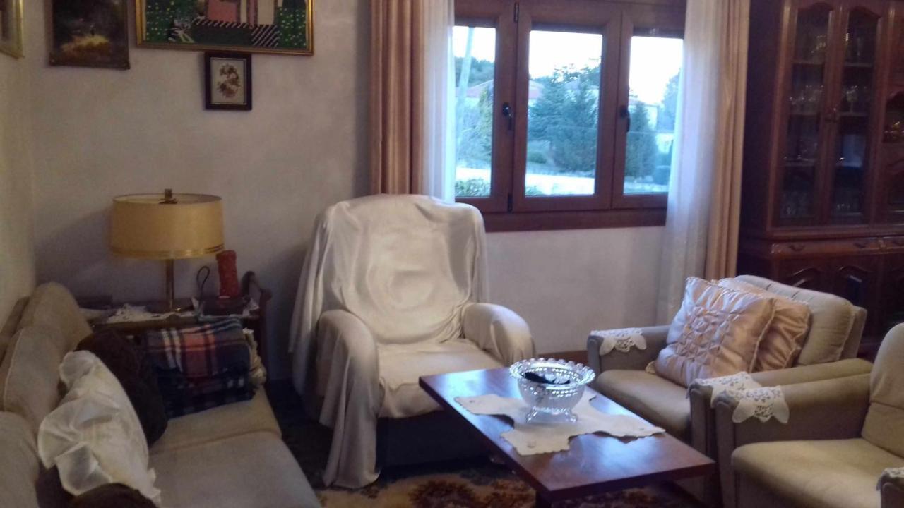 Villa Con Piscina En Panton Ribeira Sacra Galicia Ideal Para Familias Room photo