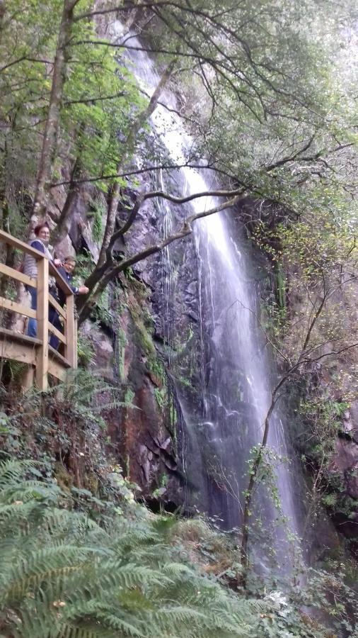 Villa Con Piscina En Panton Ribeira Sacra Galicia Ideal Para Familias Exterior photo